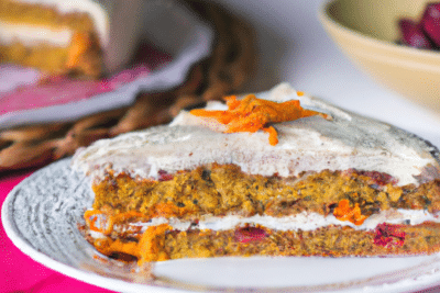 tarta-de-zanahoria-con-crema-de-almendras-y-cerezas-2